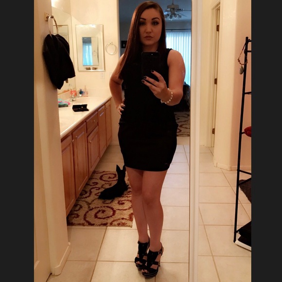 Meet your Posher, Amanda - Picture 4 of 8